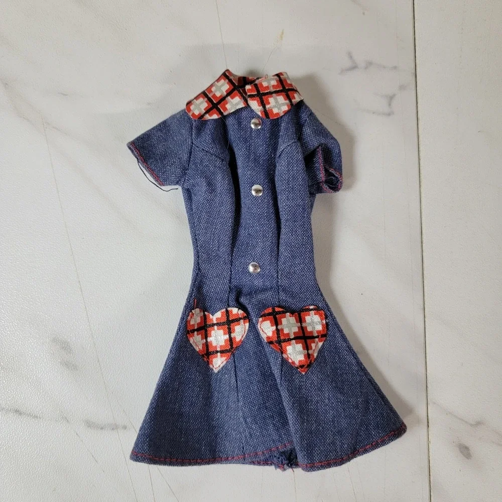 VINTAGE BARBIE‎ STYLE DENIM HEART DRESS DOLL 1997 18219